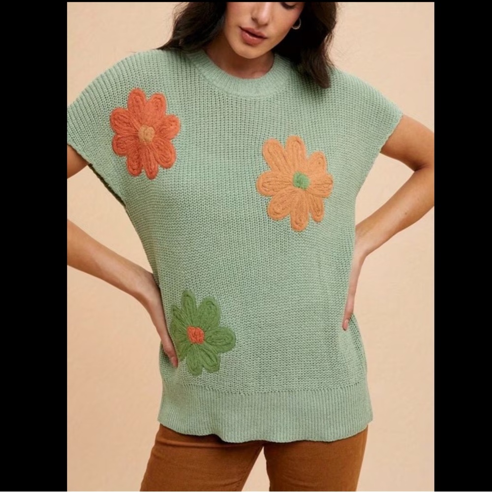 NWT Anniewear Floral Embroidered Sweater Vest